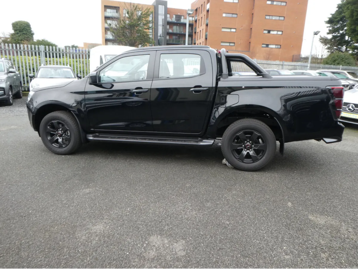 Isuzu D-Max LSE WITH ROLLER TOP - Image 4