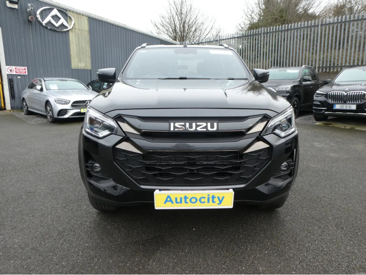 Isuzu D-Max LSE WITH ROLLER TOP - Image 2