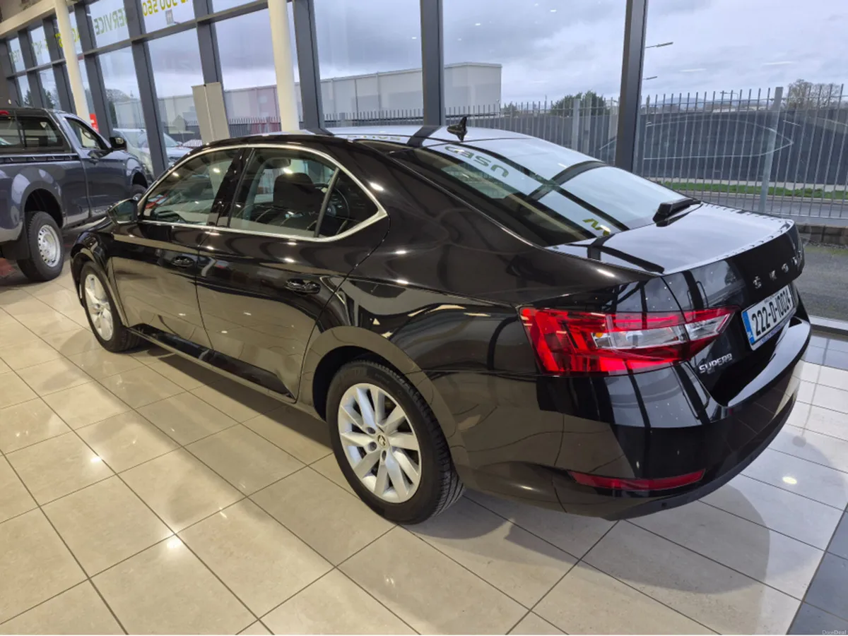 Skoda Superb AMBITION 2.0 TDI 150HP DSG 5DR AUTO - Image 3