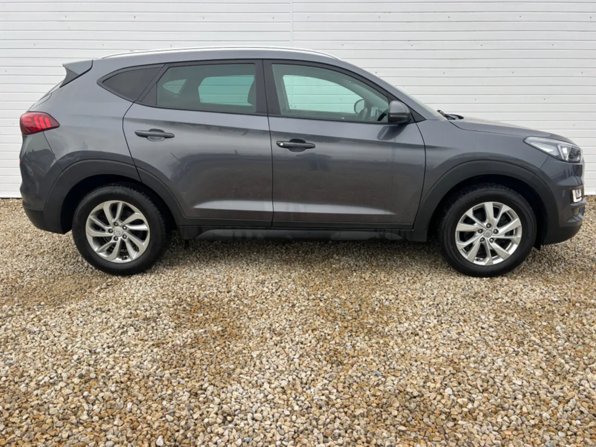 Hyundai Tucson 1.6 SE NAV 115PS 5DR - Image 4