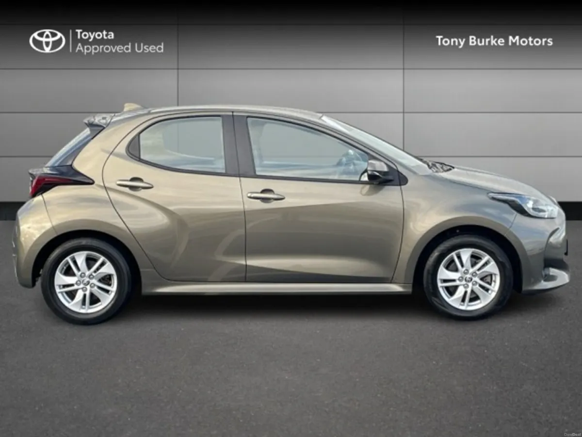 Toyota Yaris - Hybrid - New Generation - Luna Edit - Image 3