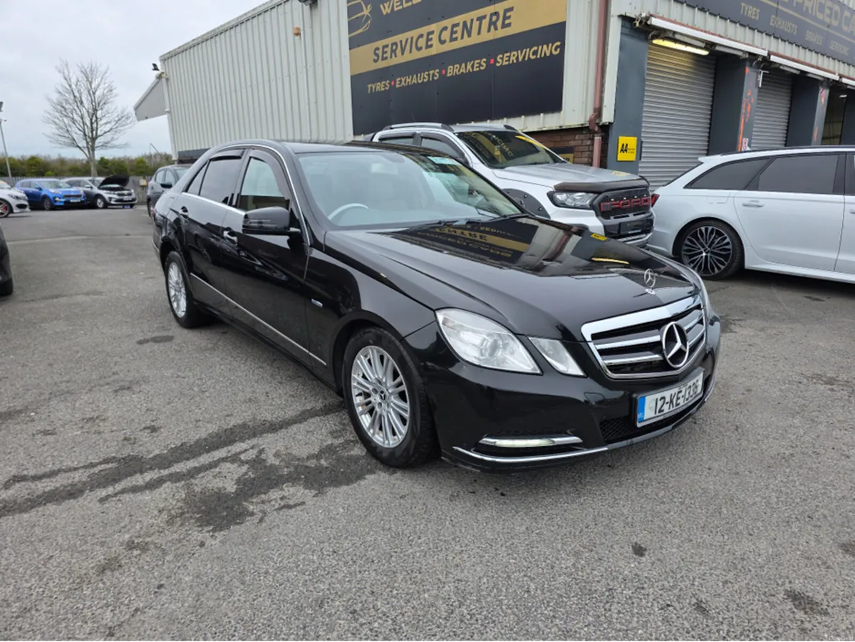 Mercedes-Benz E-Class 200 CDI BLUE EFFICIENCY ELEG - Image 1