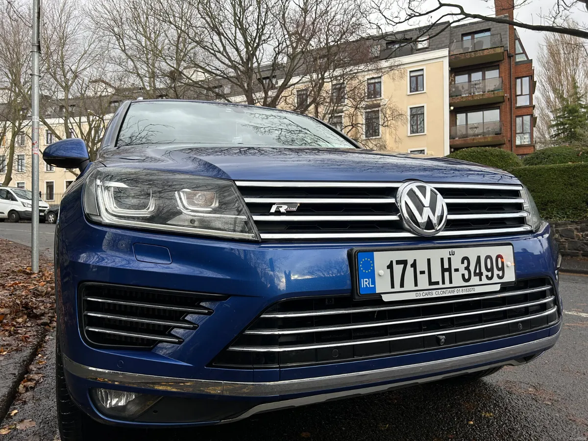 2017 VOLKSWAGEN TOURREG R LINE PANORAMIC SUNROOF - Image 4