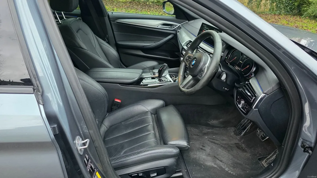 BMW 5-Series 2018 - Image 4