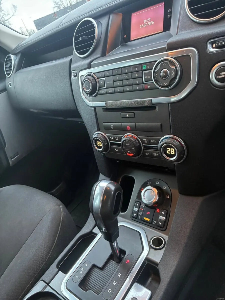 Land Rover Discovery 4 - Image 4