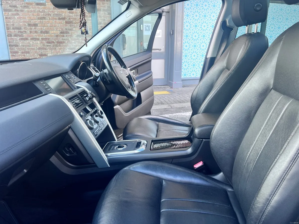 Land Rover Discovery Sport 2018 - Image 5