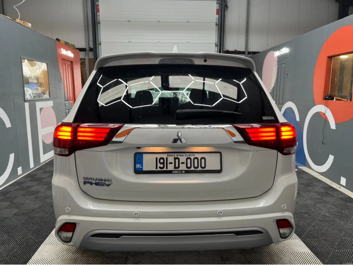 Mitsubishi Outlander 2019 MITSUBISHI OUTLANDER PHE - Image 3