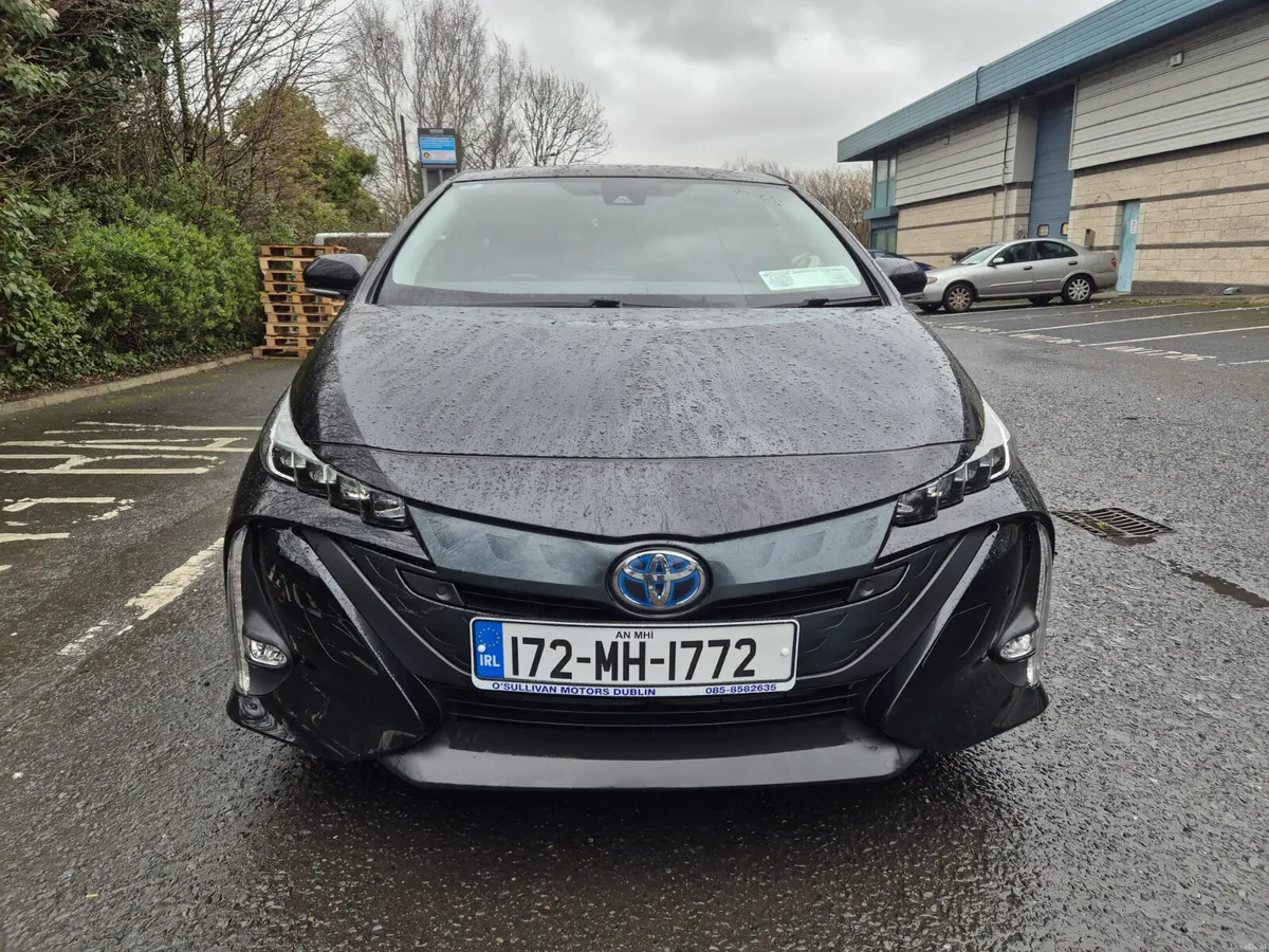 TOYOTA PRIUS/2017/1.8 PETROL PLUG-IN HYBRID / AUTO - Image 3