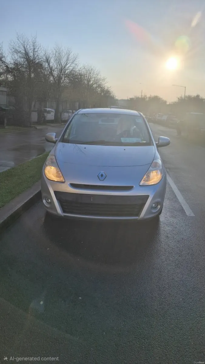 Renault Clio 2010 - Image 2