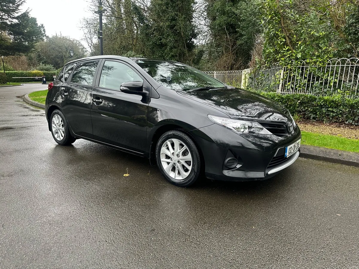 Toyota Auris  ‘ Very Low Miles’ - Image 1
