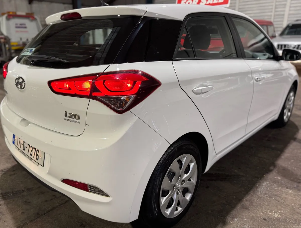 2017 Hyundai i20 - Image 4