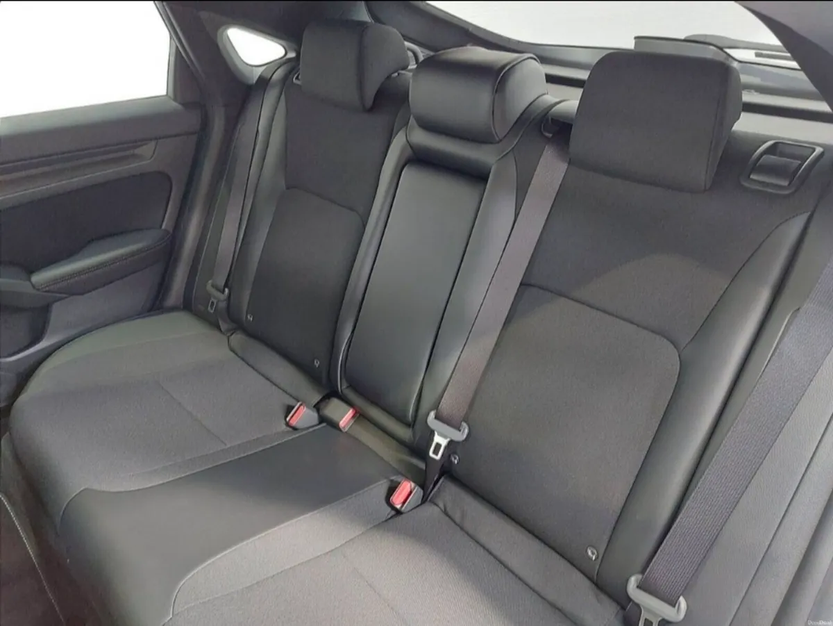 Honda CIVIC  Hybrid eHEV Automatic Low Mileage - Image 3