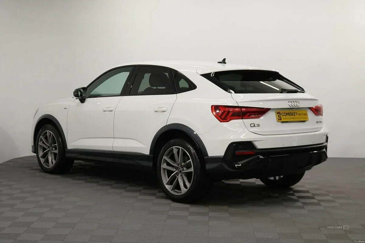 Audi Q3 TFSI CoD Black Edition - Image 4