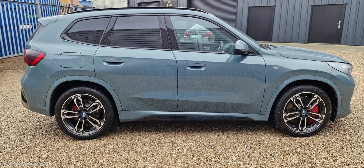 BMW iX1 eDrive20 M Sport 2025 - Image 4