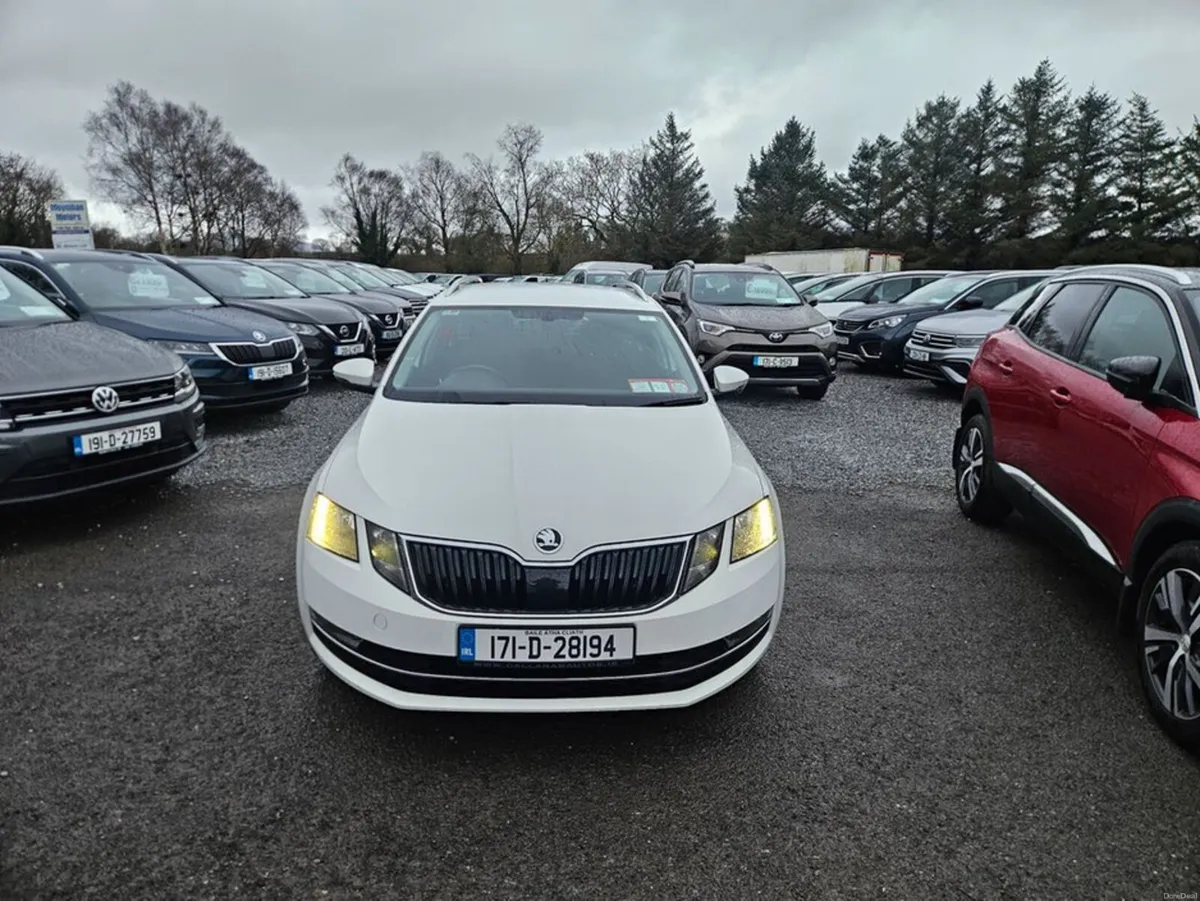 Skoda Octavia COM Style 1.6tdi 115HP 4DR - Image 2