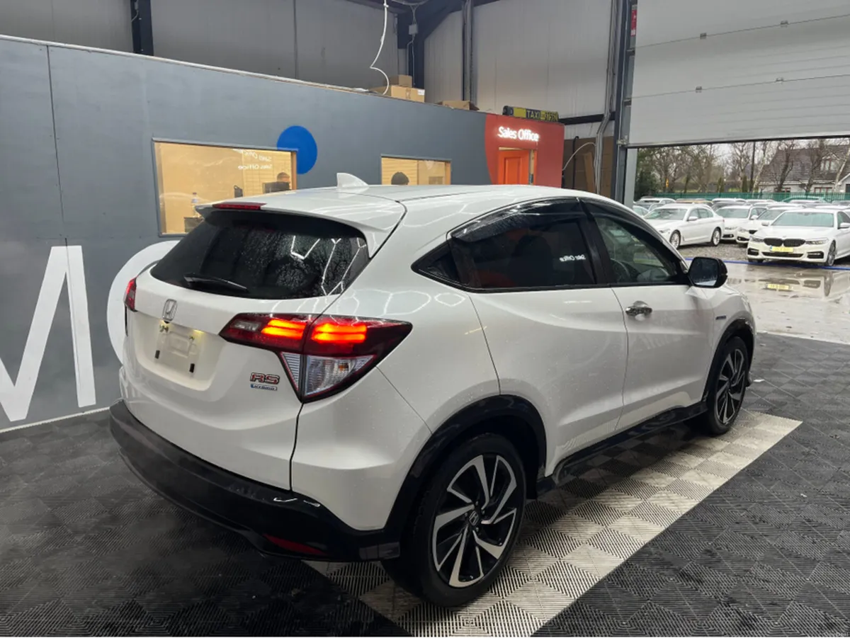 Honda Vezel 2017 HONDA VEZEL RS HYBRID SENSING 1.5 - Image 2