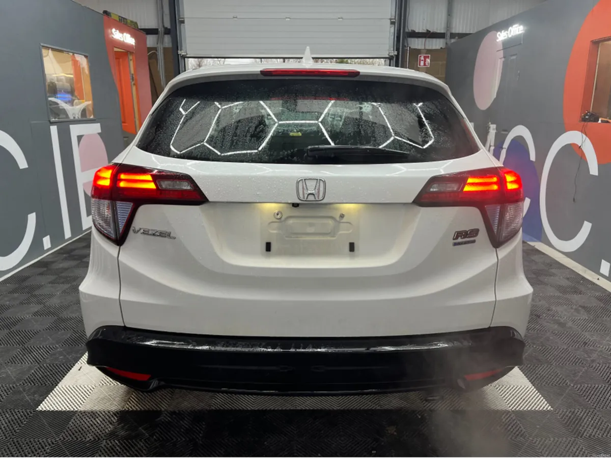 Honda Vezel 2017 HONDA VEZEL RS HYBRID SENSING 1.5 - Image 4