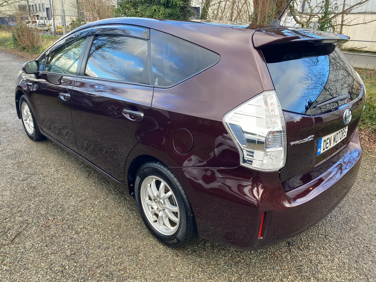 Toyota Prius 7 seats 52300km!!! - Image 4