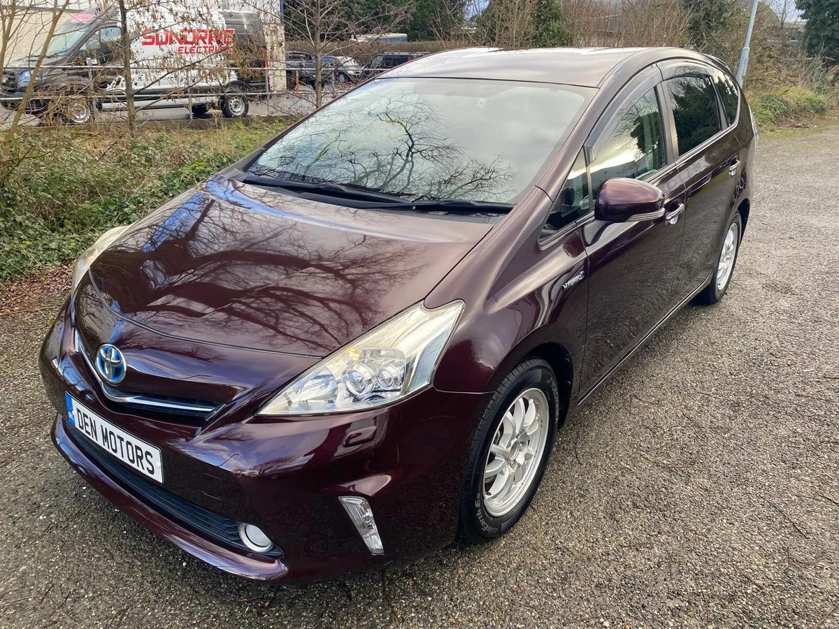 Toyota Prius 7 seats 52300km!!! - Image 2