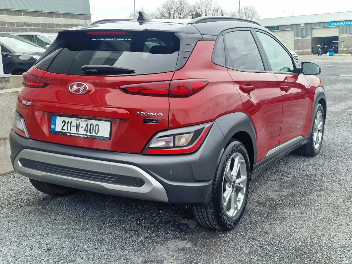 Hyundai KONA Kauai Executive Plus 2tone 5DR - Image 3