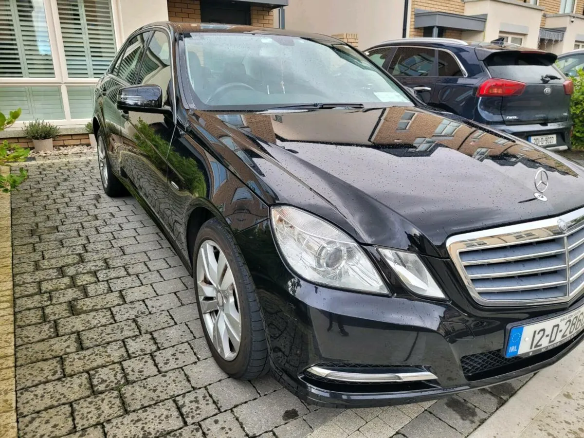 MERCEDES E200 - Image 3