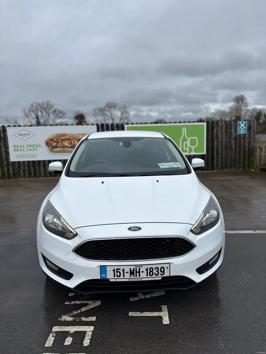 Ford Focus Zetec Model 1.6L Manual - White - - Image 3