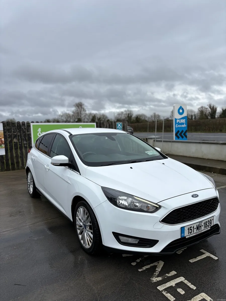 Ford Focus Zetec Model 1.6L Manual - White - - Image 1