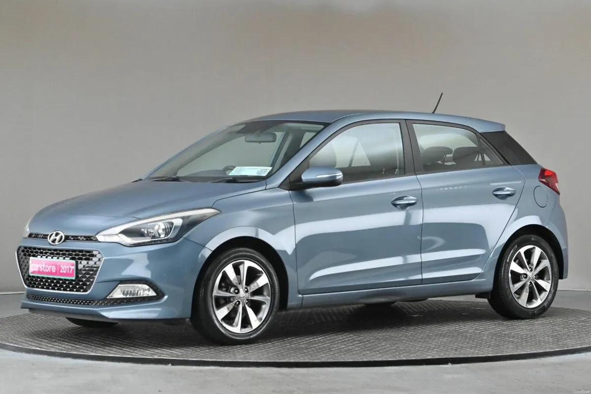 Hyundai i20 1.2 ACTIVE DELUXE 6SPD **BI-TONE INTER - Image 4
