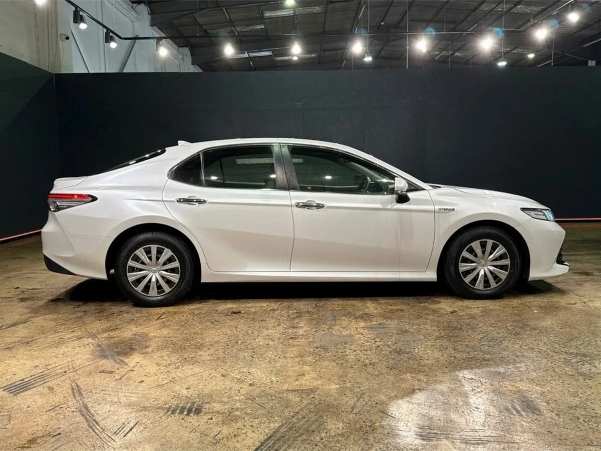 Toyota Camry HYBRID AUTOMATIC 2.5L - REVERSE CAMER - Image 3