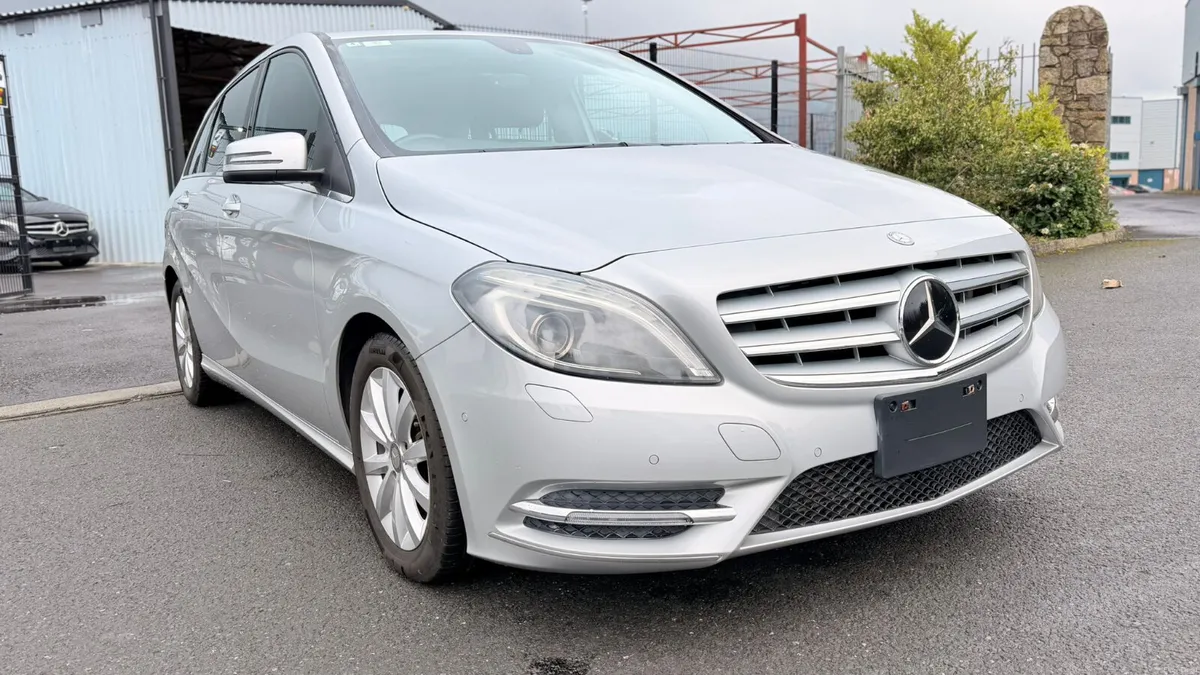 MERCEDES B180 2013 SILVER - Image 3