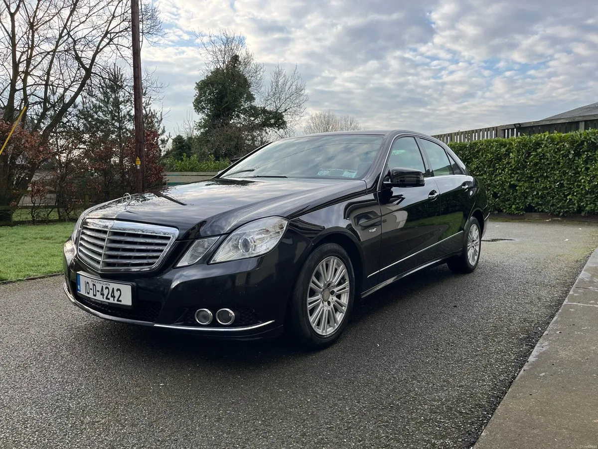 Mercedes E-Class 200 1 Owner From New - Image 1