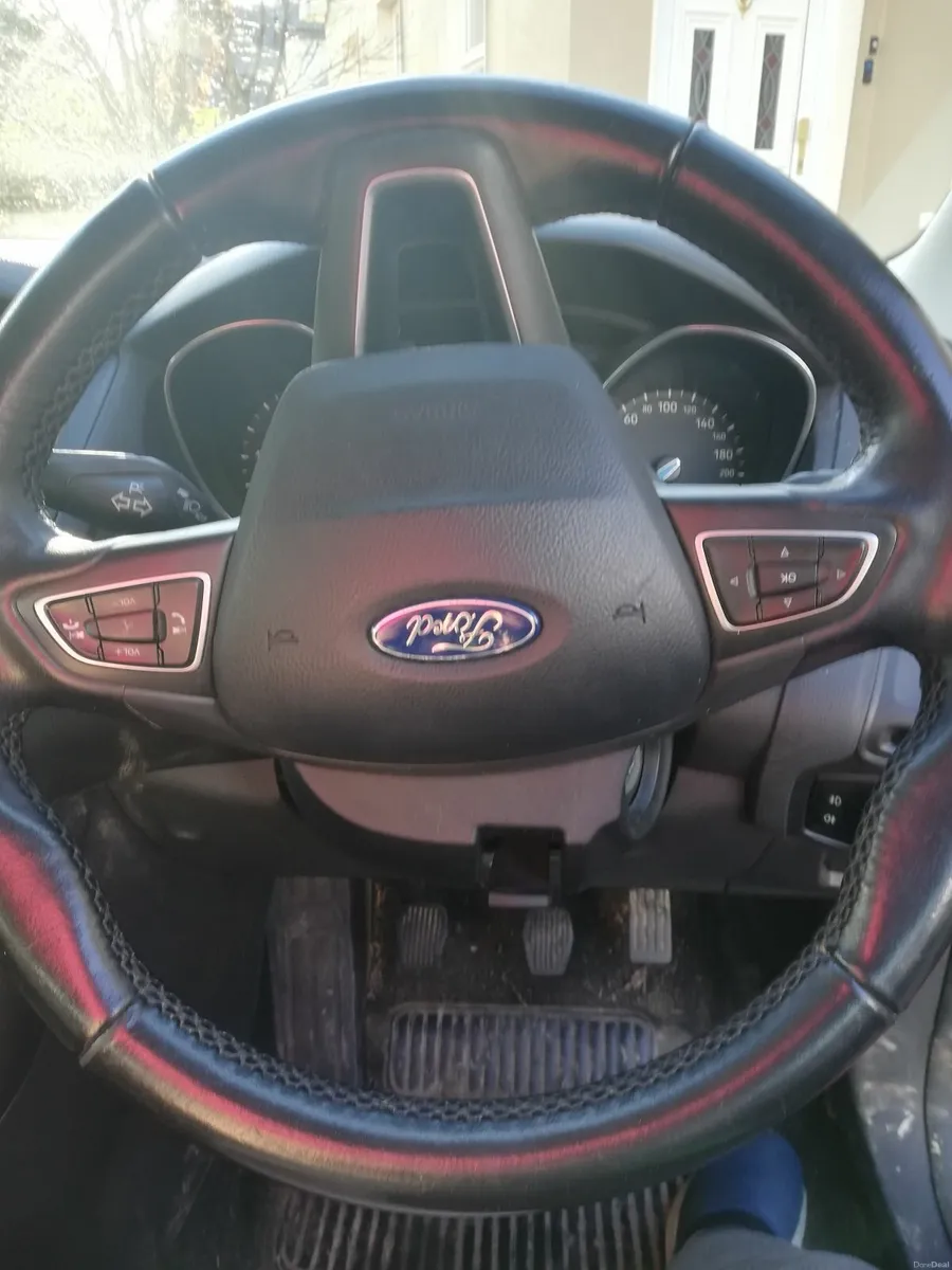 Ford Focus 2015 - Image 2