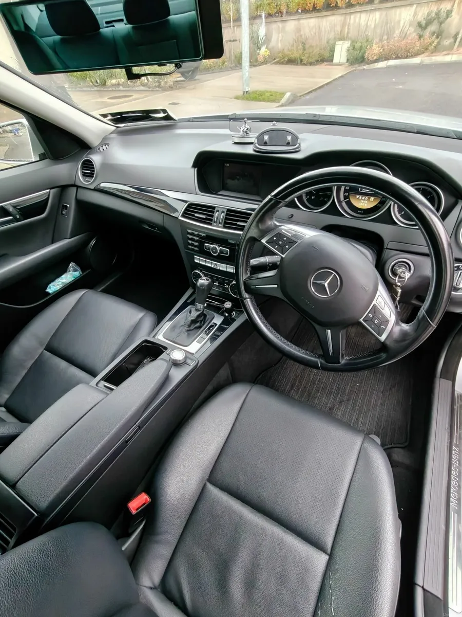 Mercedes-Benz C-Class 2012 - Image 4