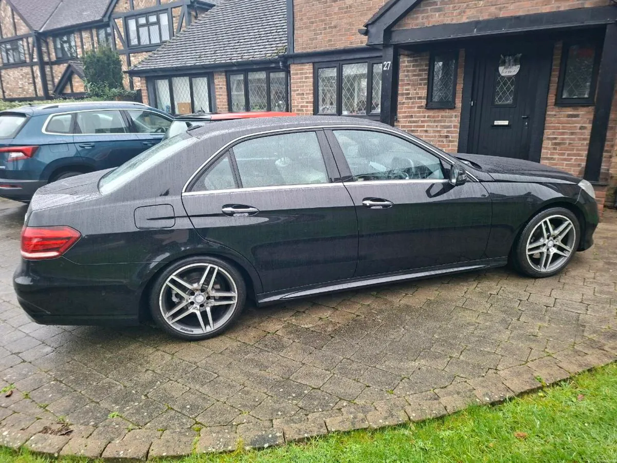 MERCEDES E220 CDI 2014 VERY CLEAN CAR - Image 2