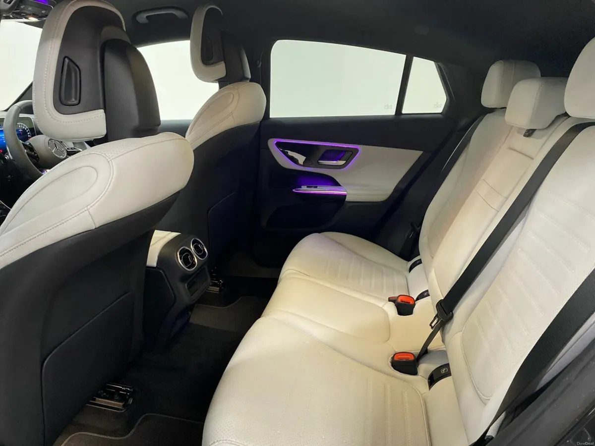 Mercedes-Benz GLC GLC 300e 4MATIC COUPE AMG LINE - Image 4