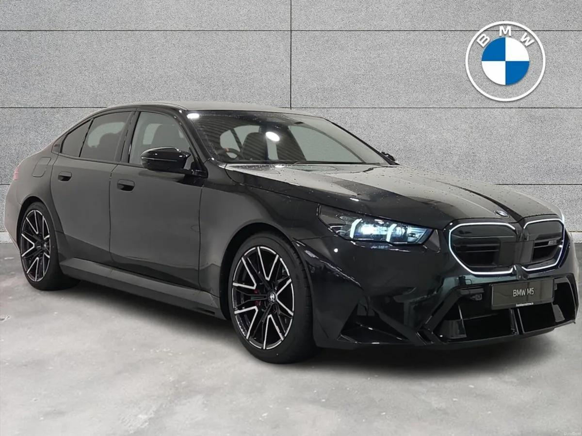BMW M5 4.4 - Image 1