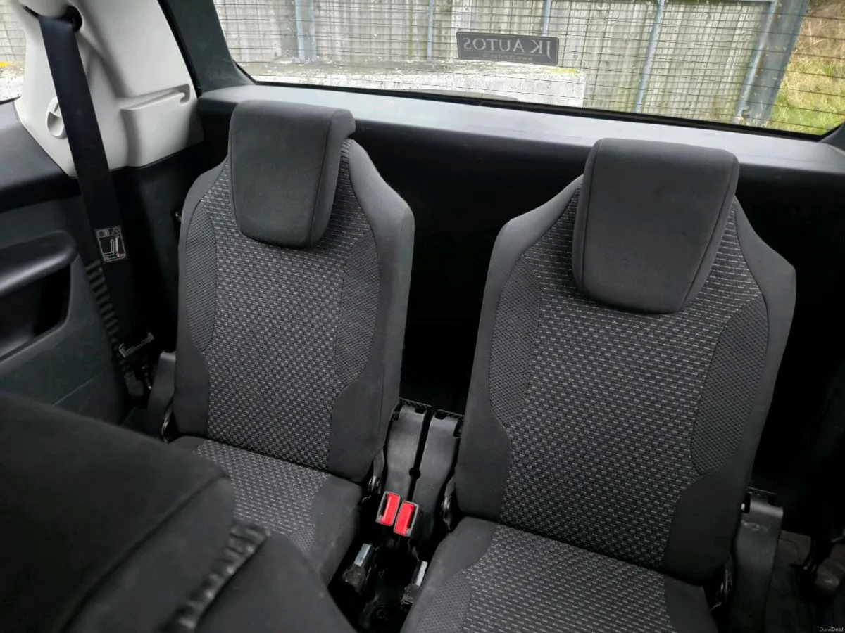 Citroen C4 Picasso 7 seater - Image 4