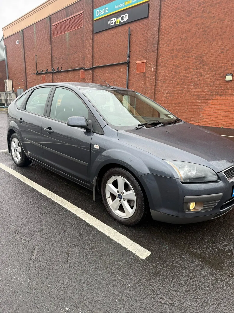 Ford Focus 1.6 Petrol One Owner 143000km - Image 3