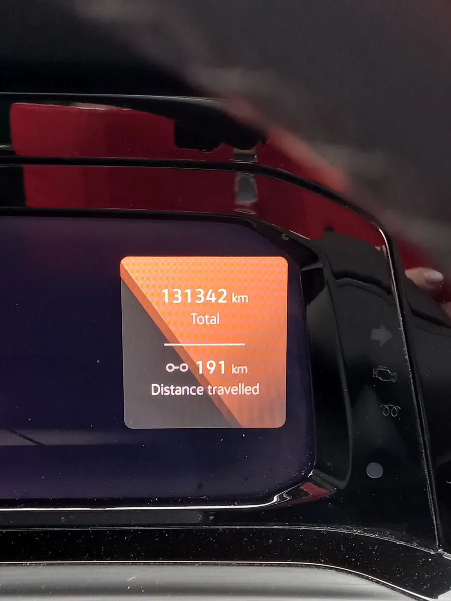 2020 Volkswagen Golf 2L Diesel - Image 2