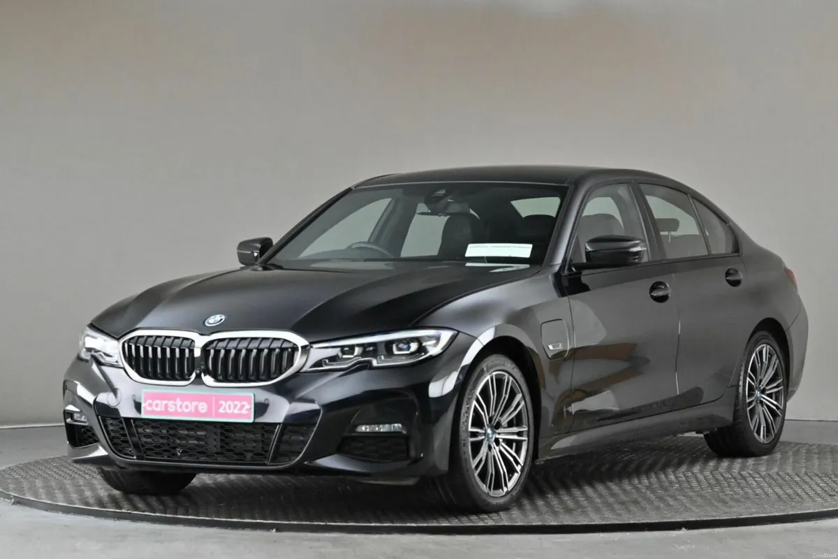 BMW 3-Series 330E M SPORT PHEV **360 PAN CAMERA** - Image 3
