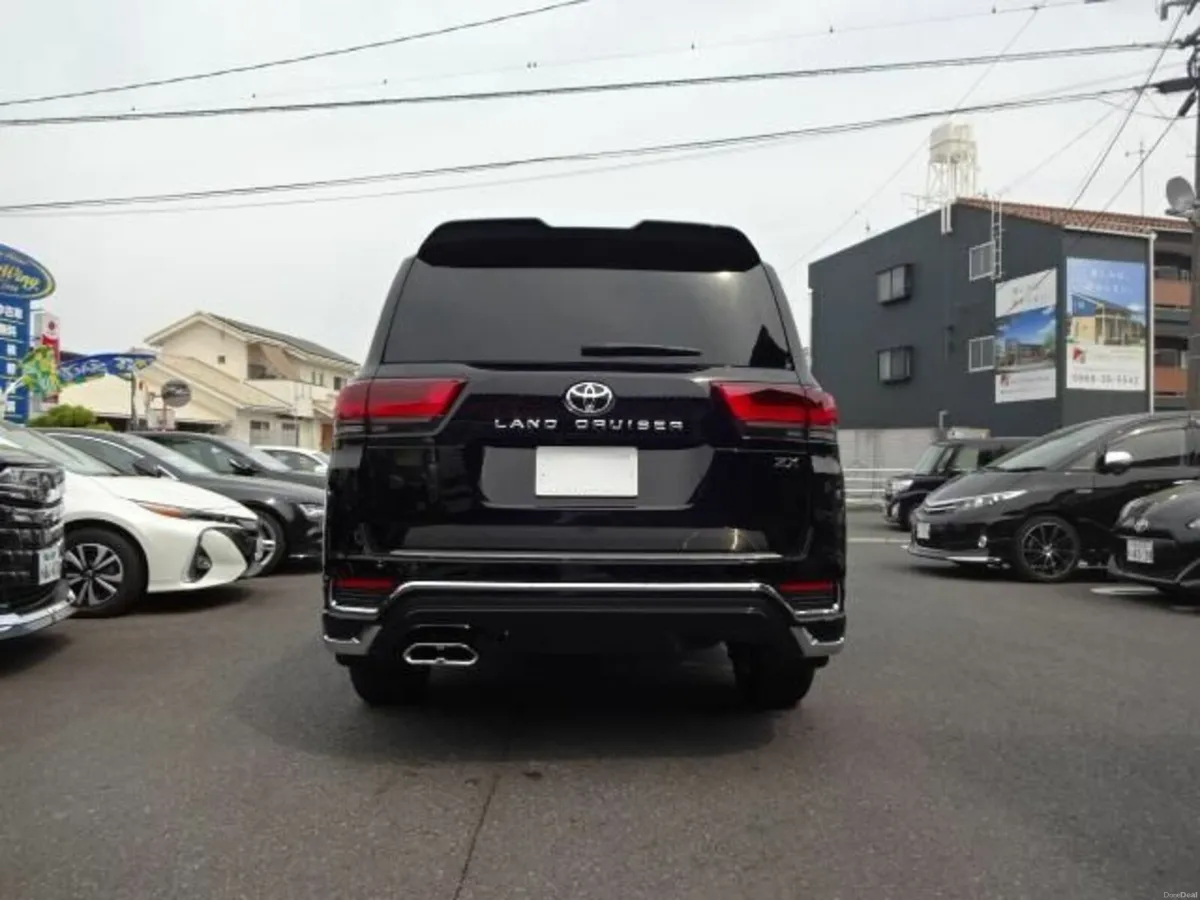 2024 Toyota Landcruiser LC300 Amazon ZX 3.3 Diesel - Image 4