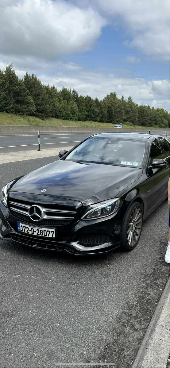 Mercedes Benz - Image 1