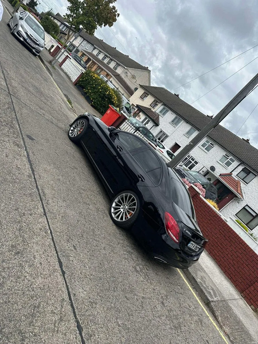 Mercedes Benz - Image 4