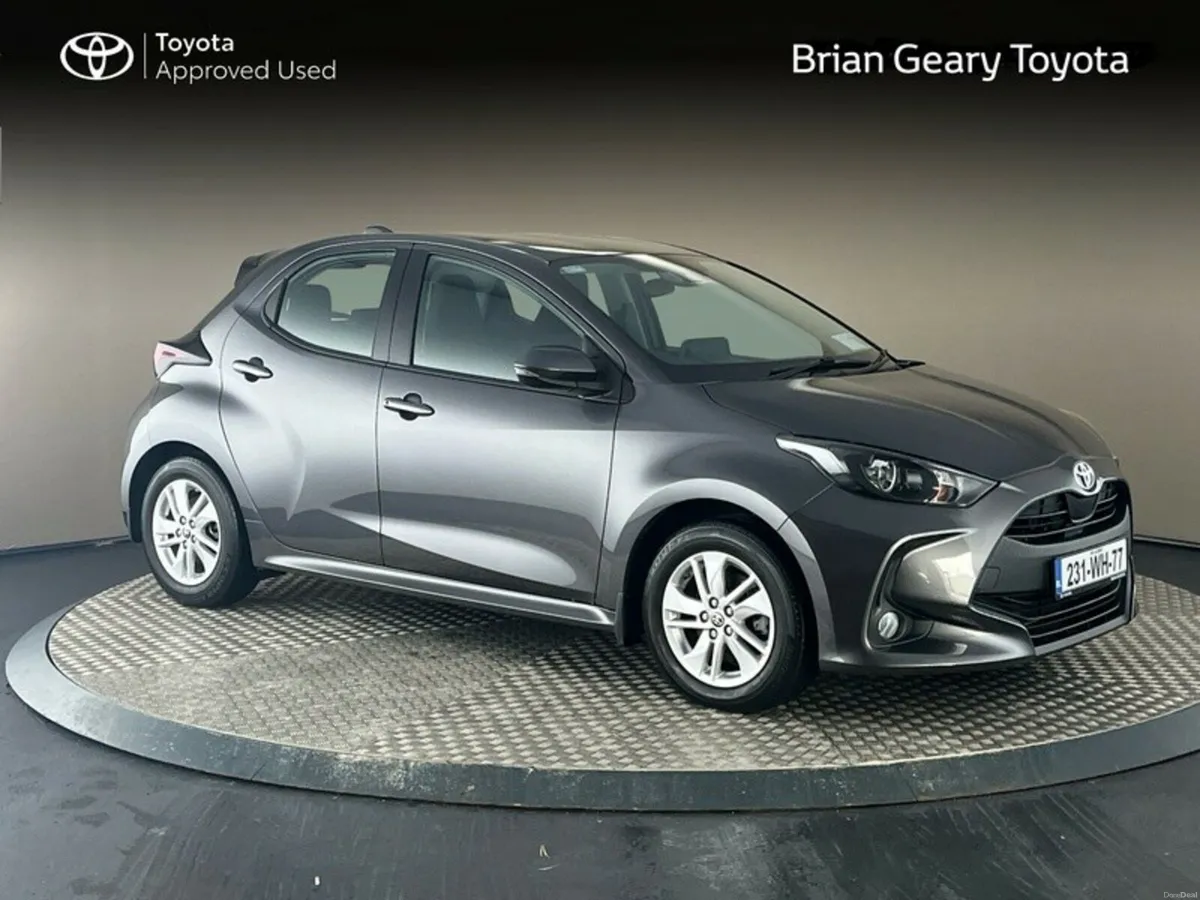 Toyota Yaris HYBRID LUNA - Image 1