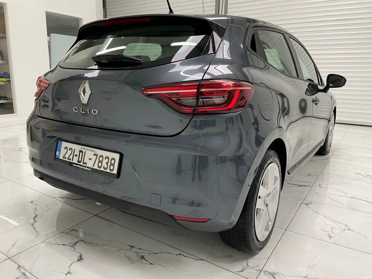 Renault Clio 2022 - Image 3