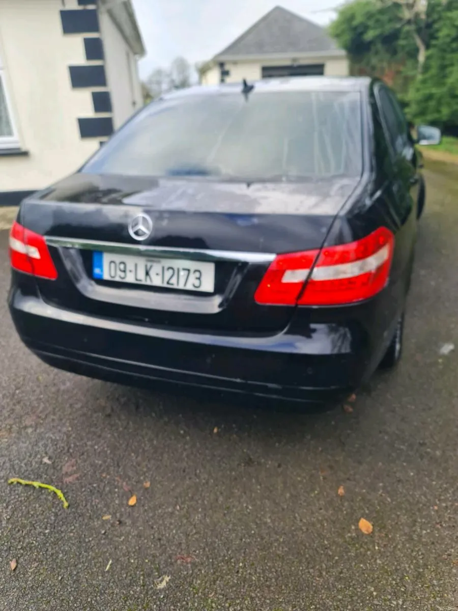Mercedes e200 qucik sale - Image 3