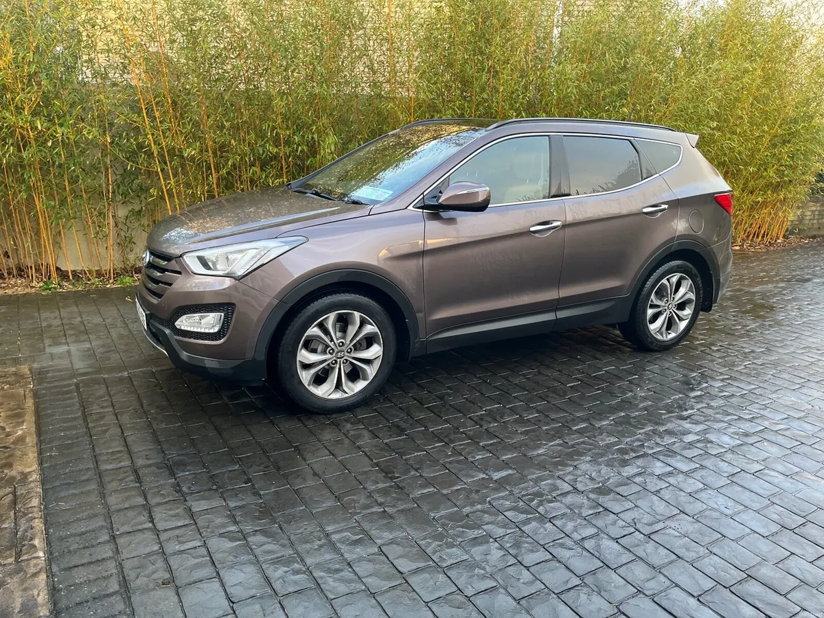 Hyundai Santa Fe 2013 Auto 4x4 7 seater - Image 2