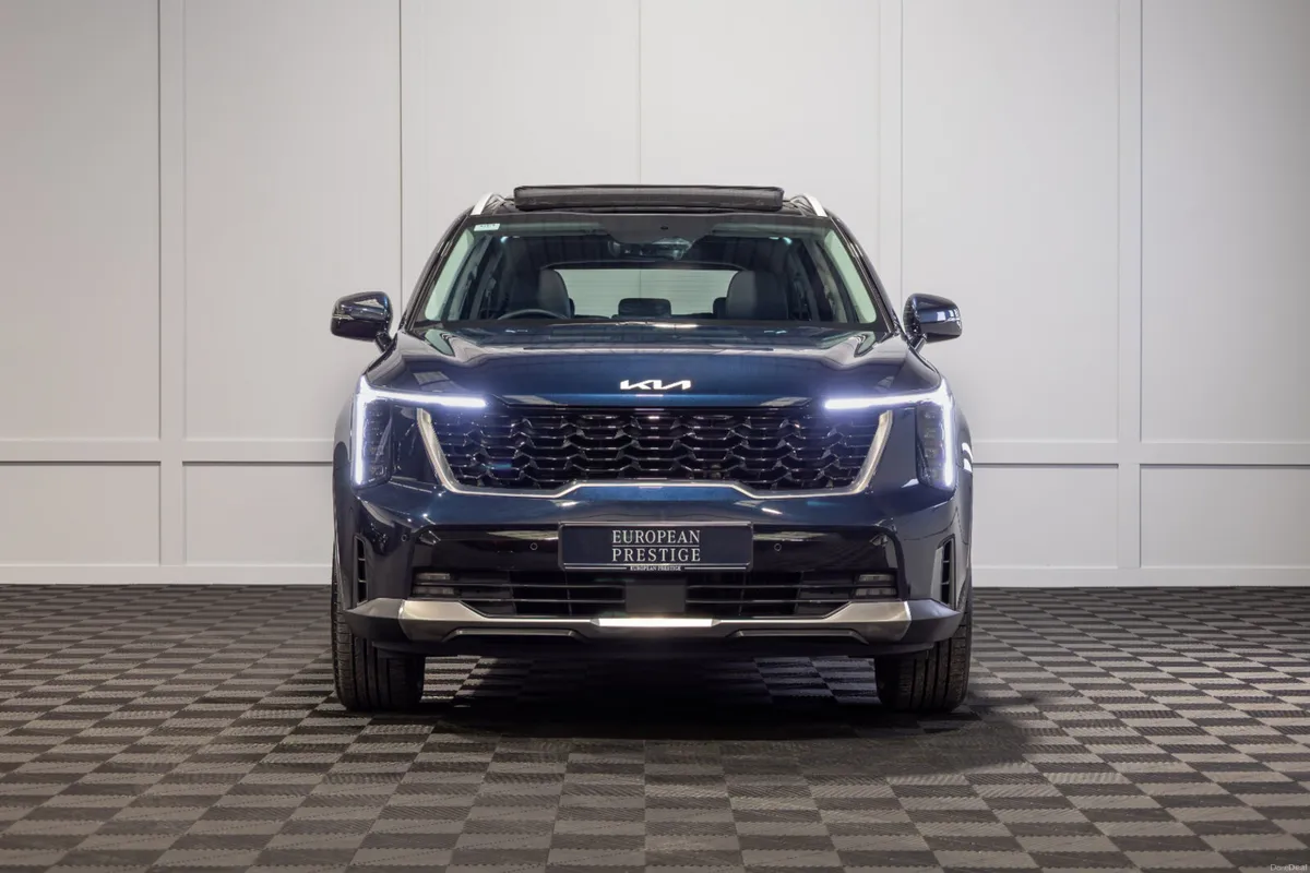 242 Kia Sorento 7 Seater - Image 2
