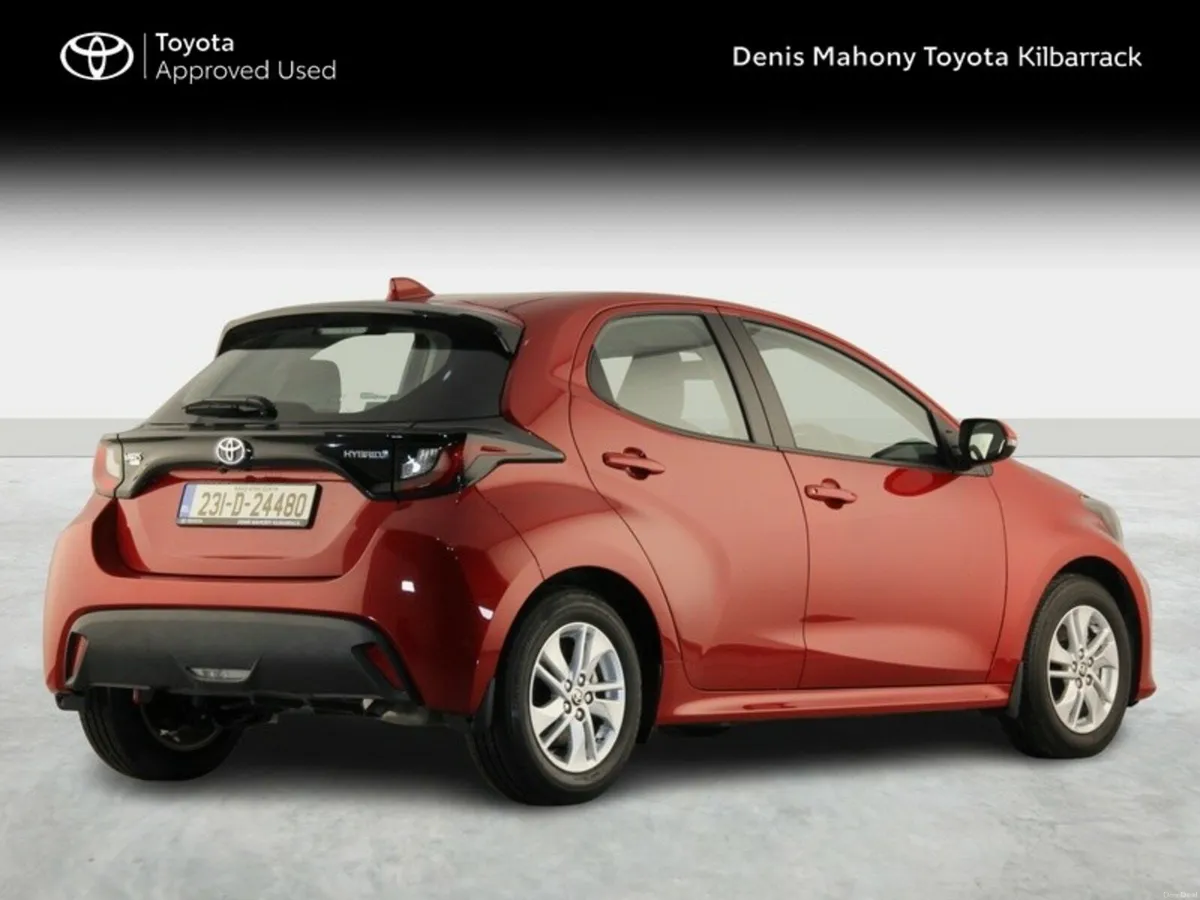Toyota Yaris 1.5 HYBRID LUNA - Image 2