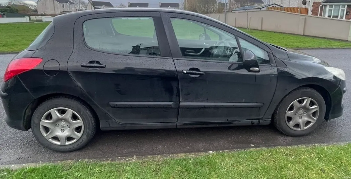 Peugeot 308 - Image 2